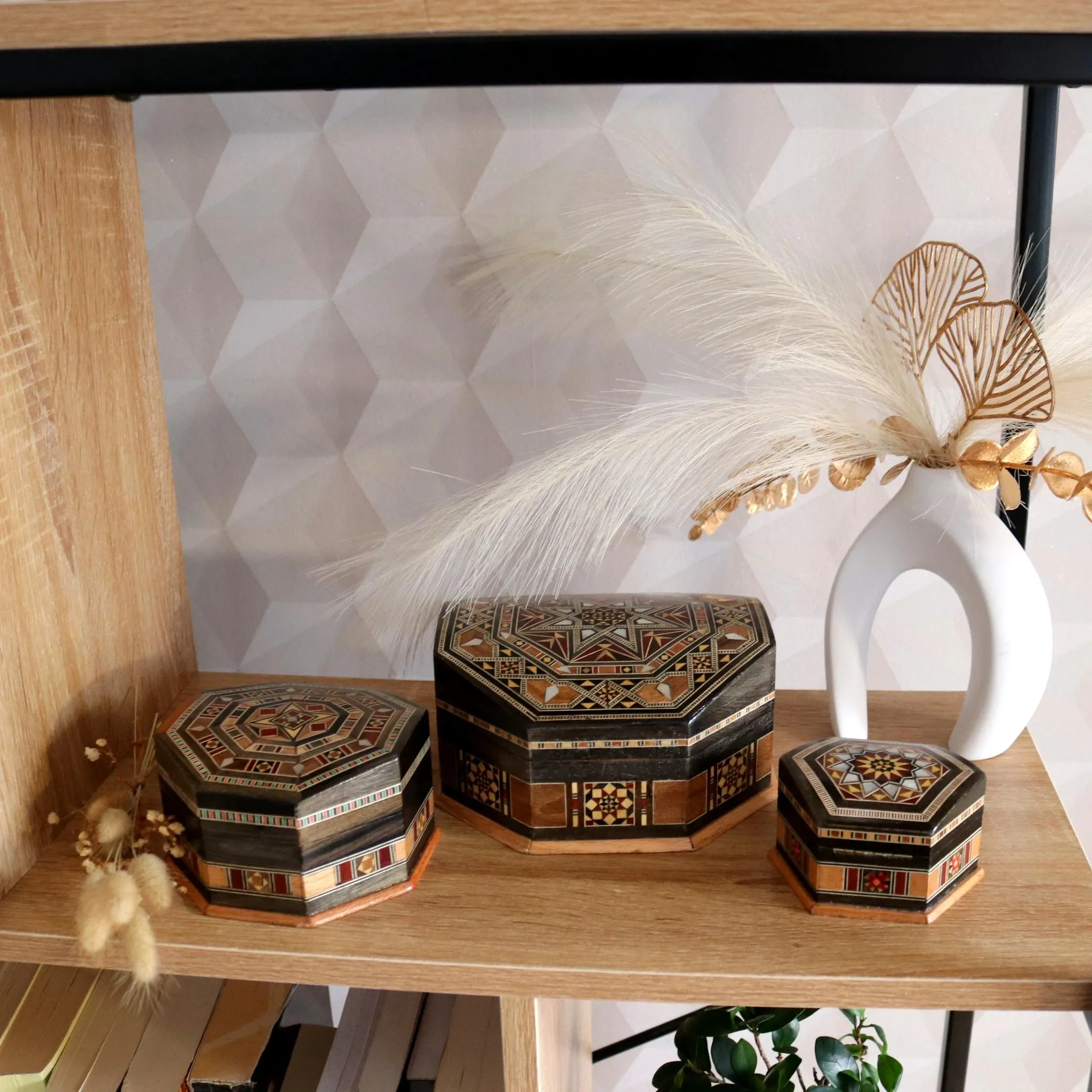 Boîte en marqueterie hexagonale