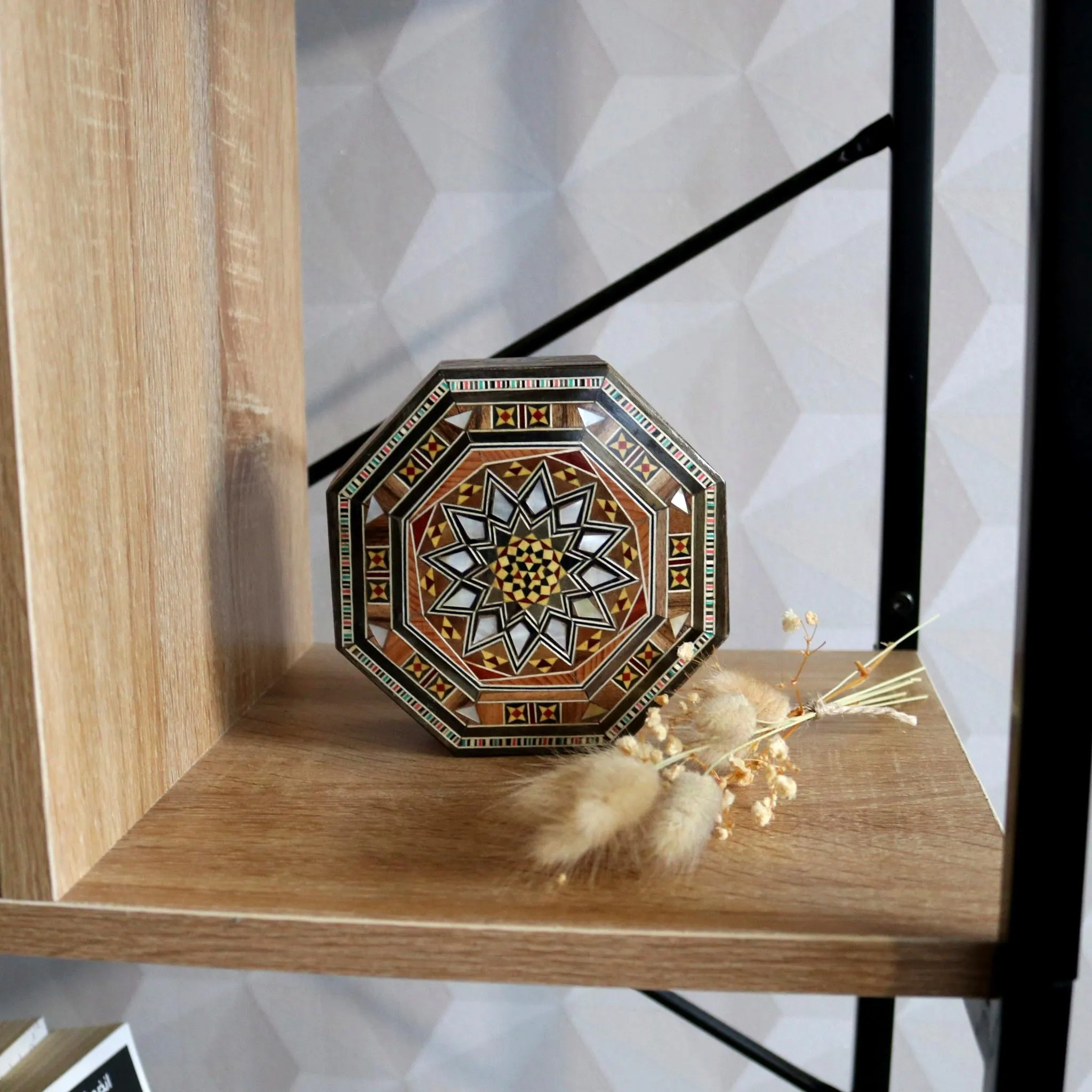 Boîte en marqueterie octogonale