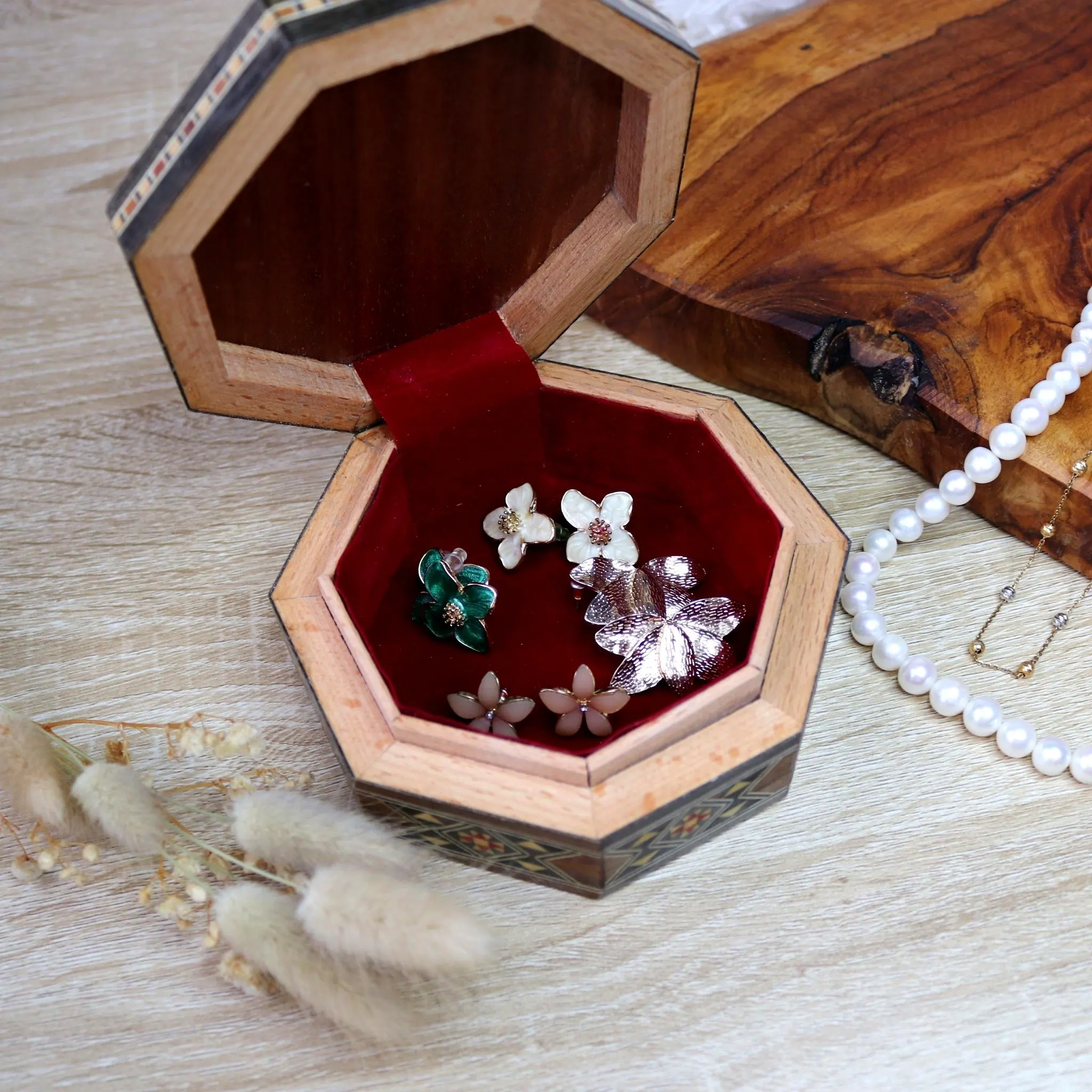 Boîte en marqueterie octogonale