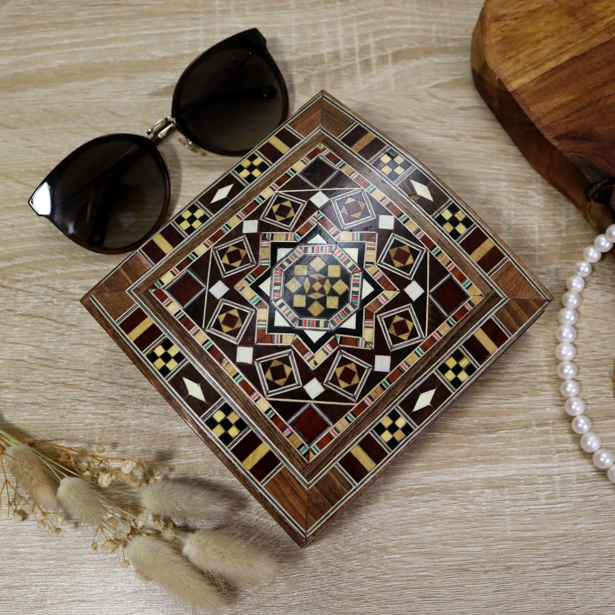 Boîte en marqueterie traditionnelle