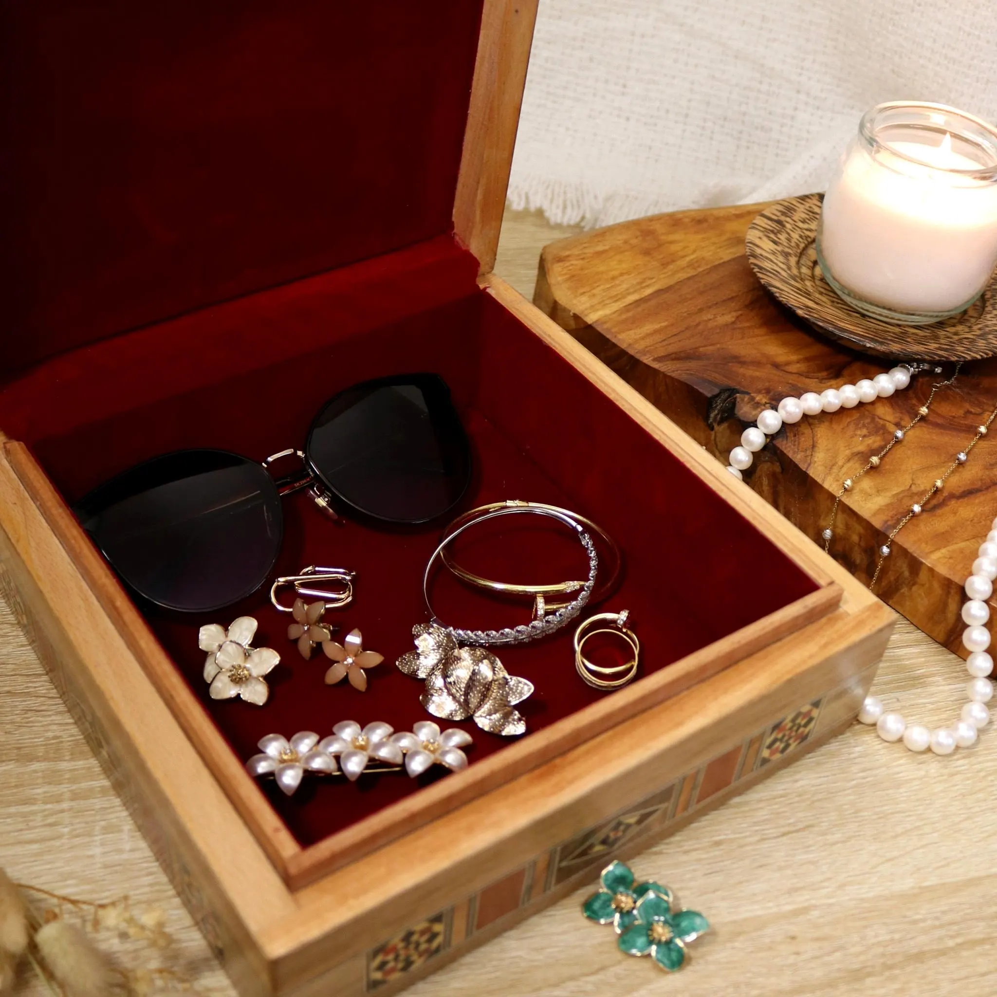 Grande boîte en marqueterie syrienne