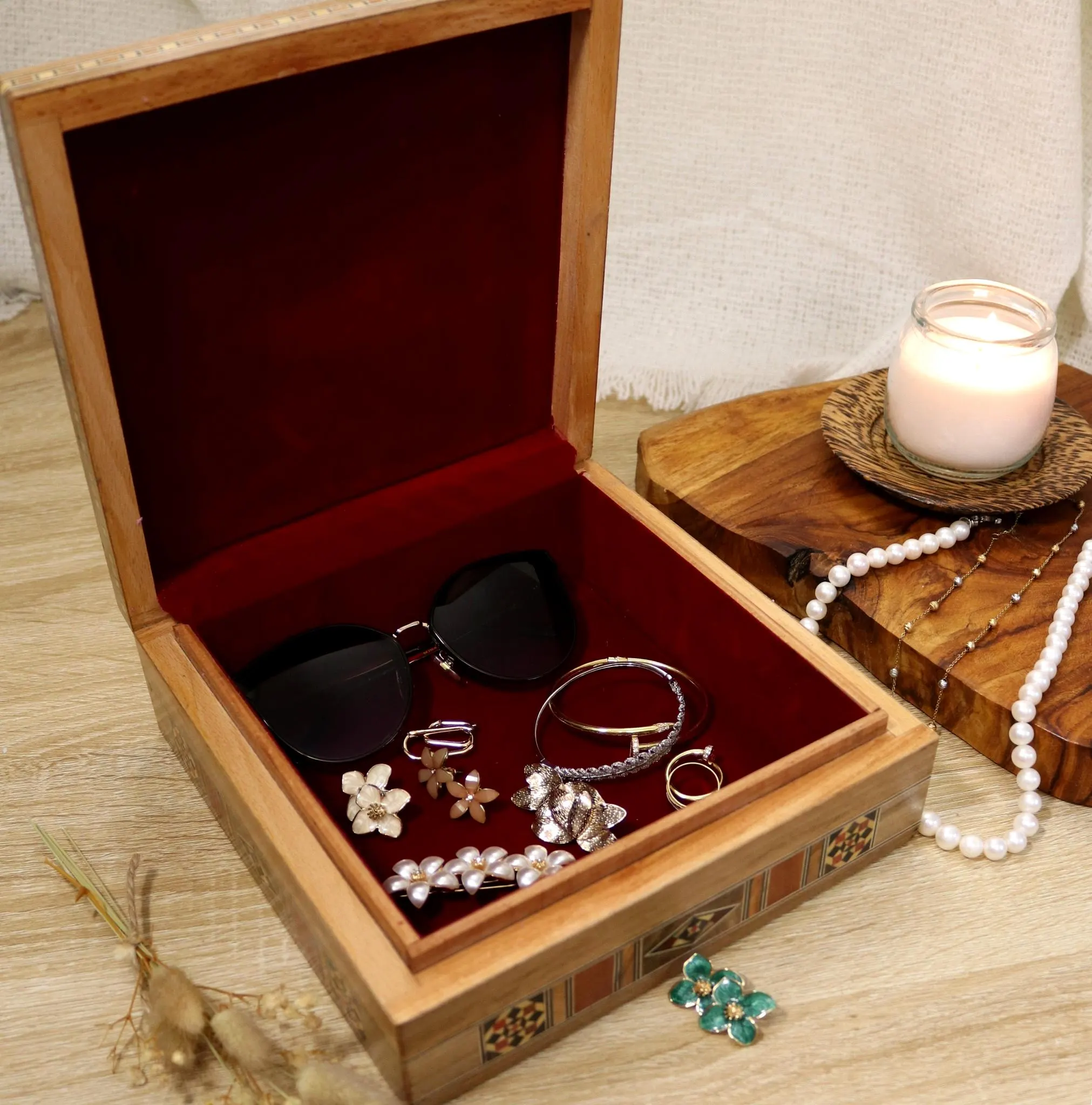 Grande boîte en marqueterie syrienne