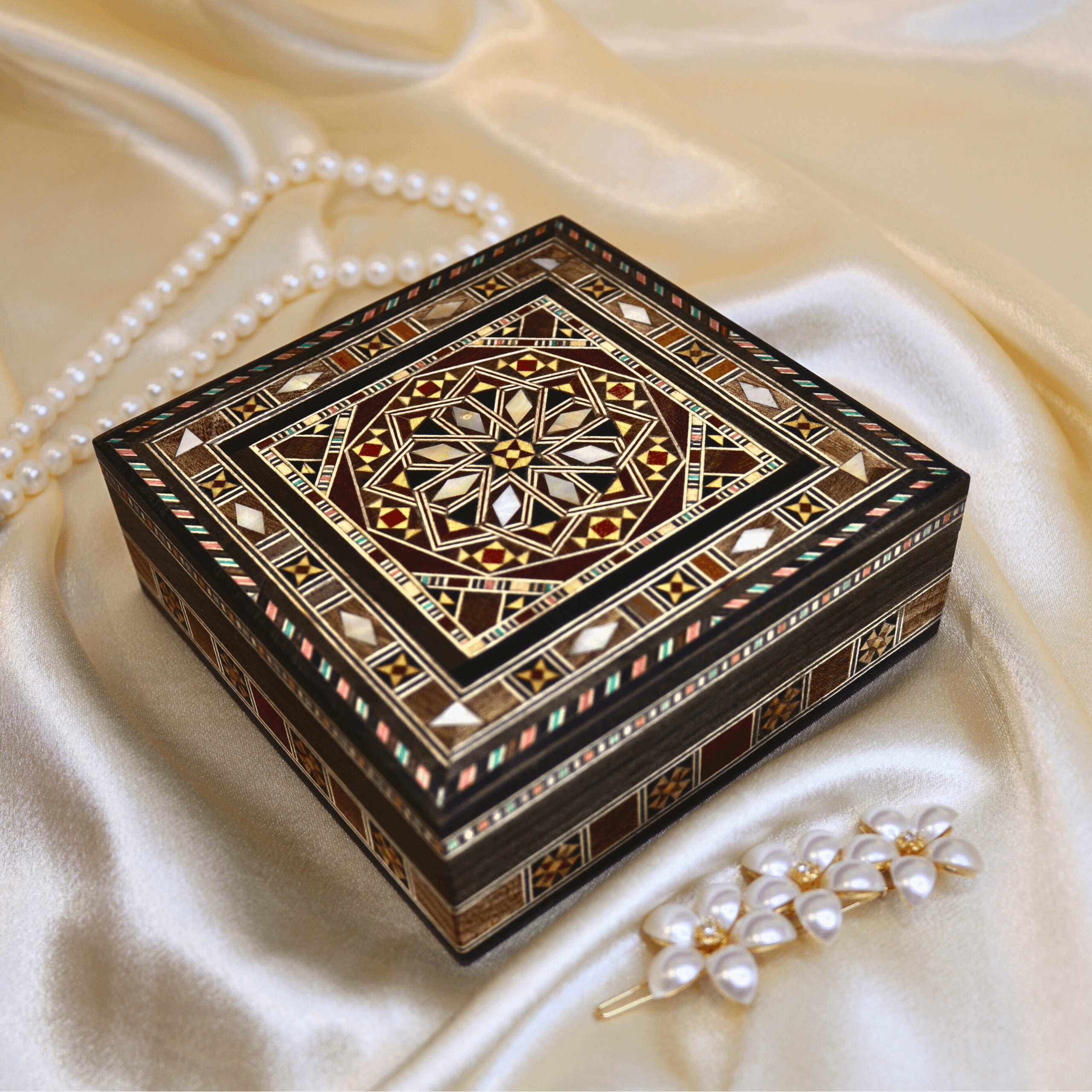 Boîte en marqueterie carrée