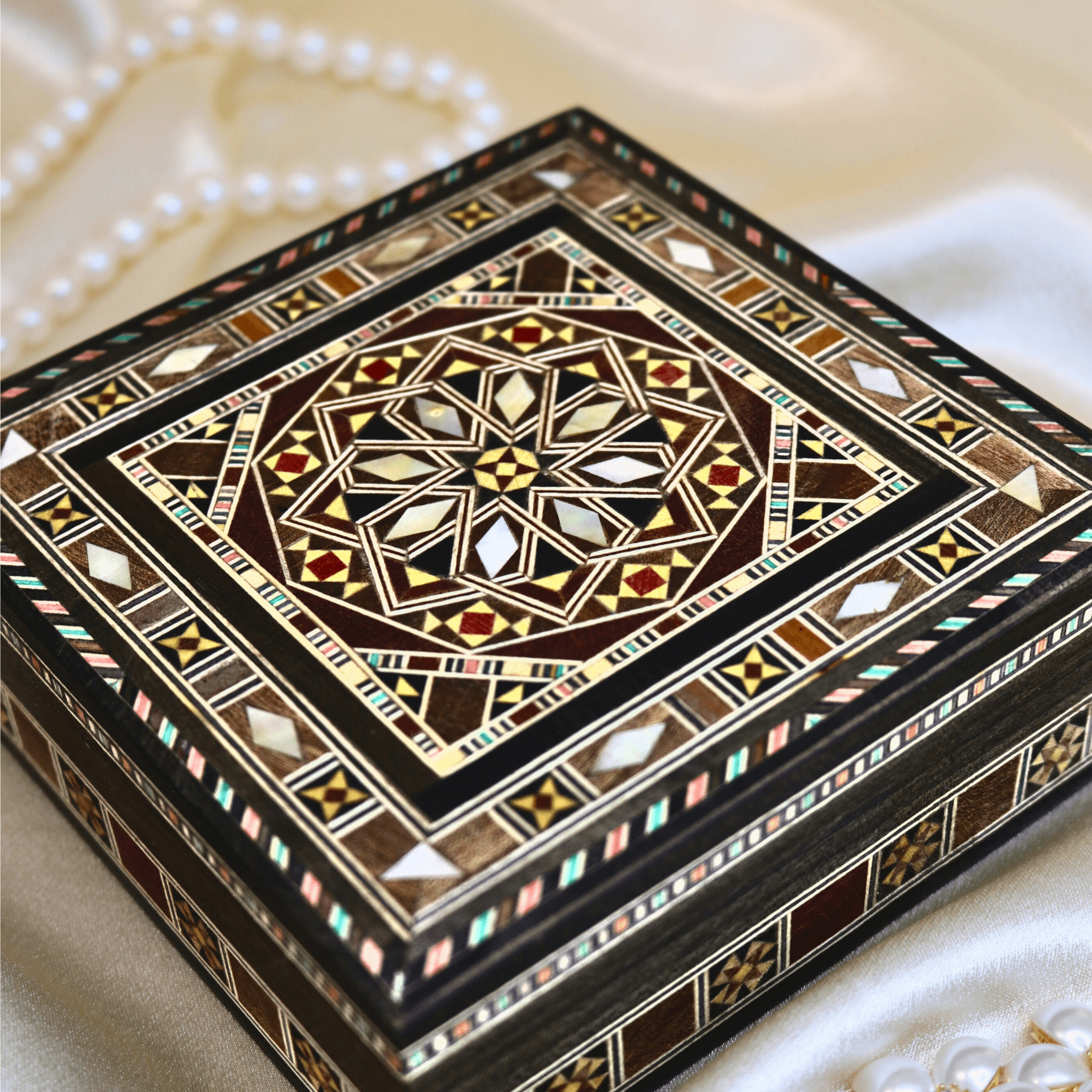 Boîte en marqueterie carrée 1