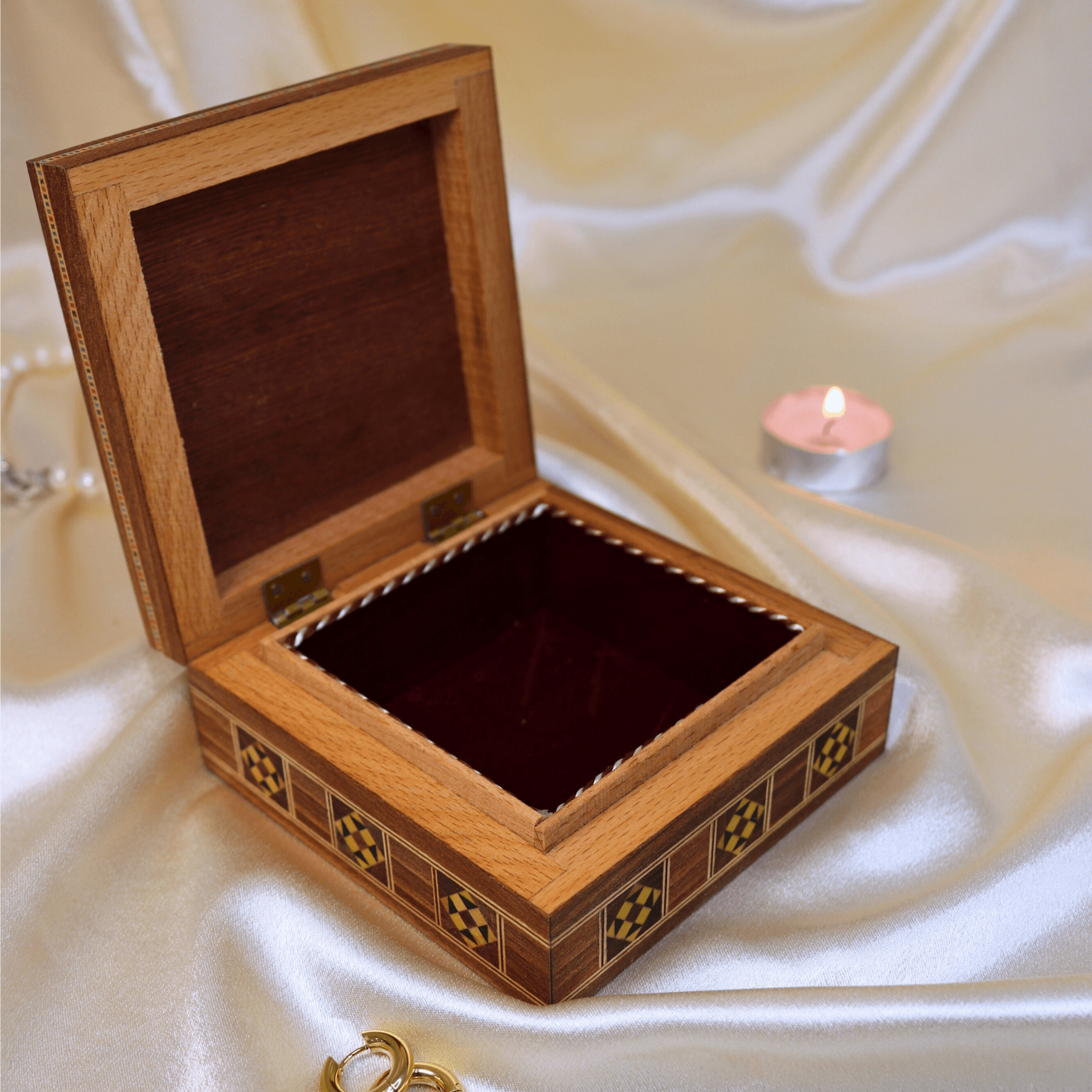 Moyenne boîte en bois carrée 1