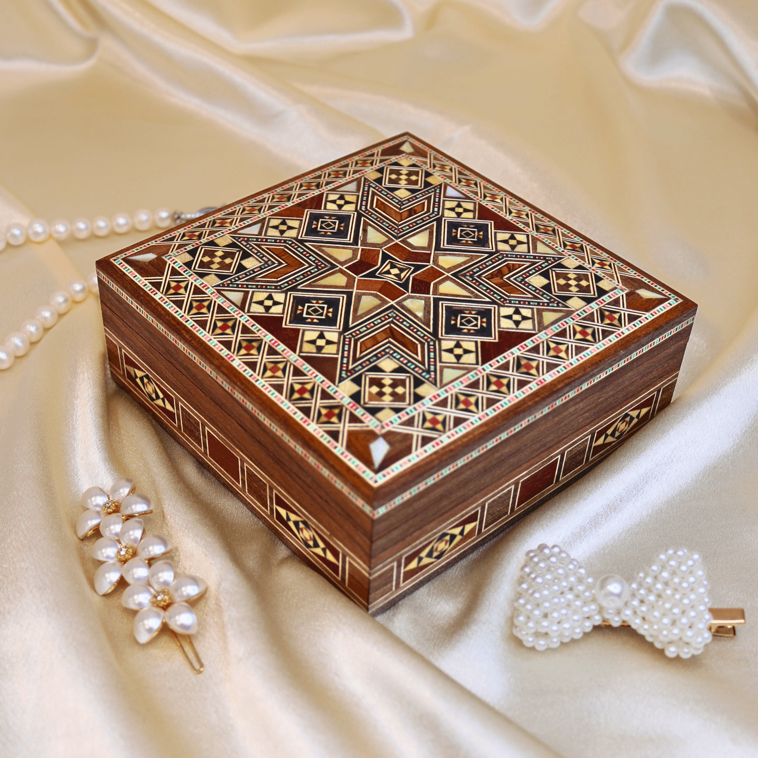 Moyenne boîte en marqueterie traditionnelle carrée 2