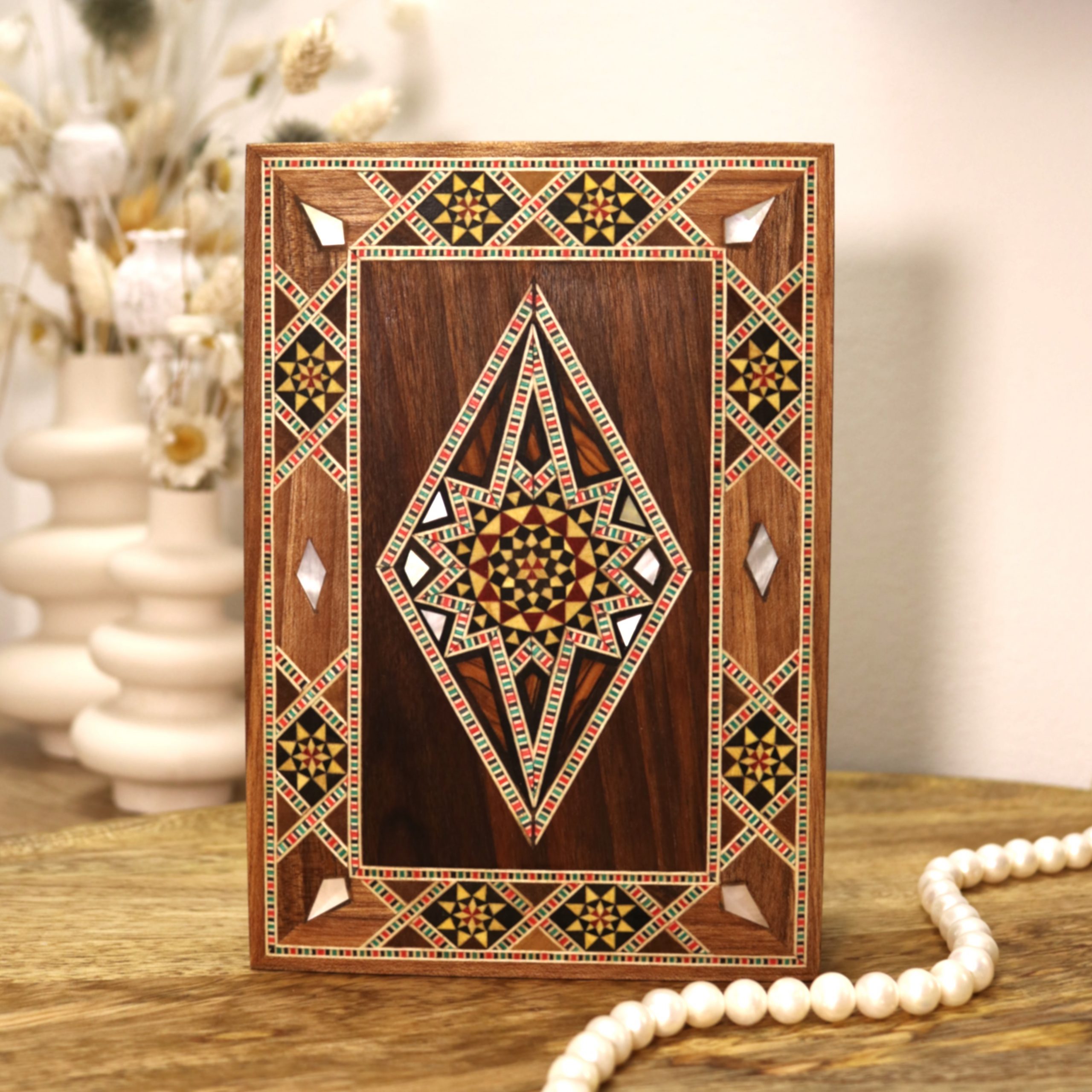 Coffret en marqueterie rectangulaire avec nacre