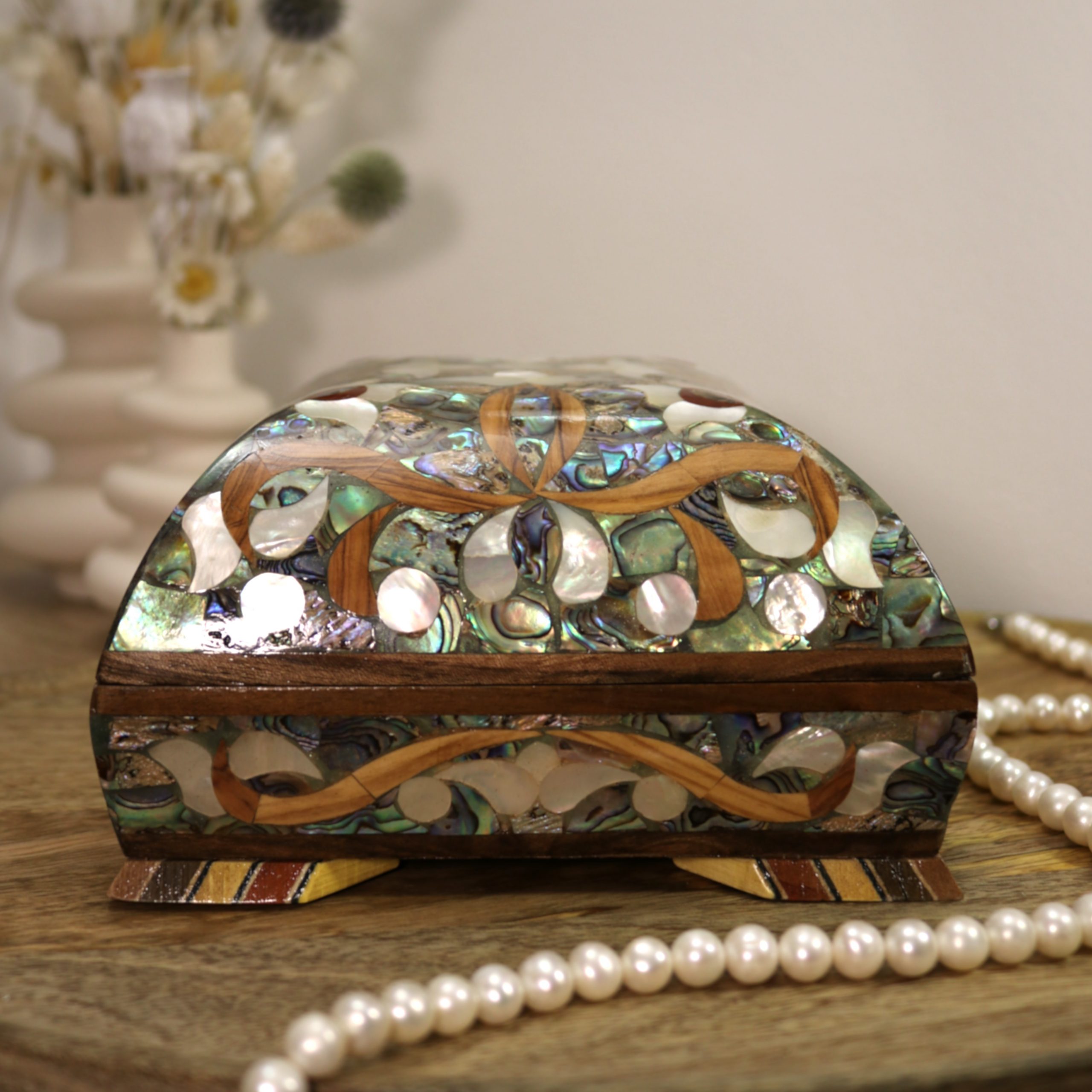 Boîte carrée en marqueterie de luxe