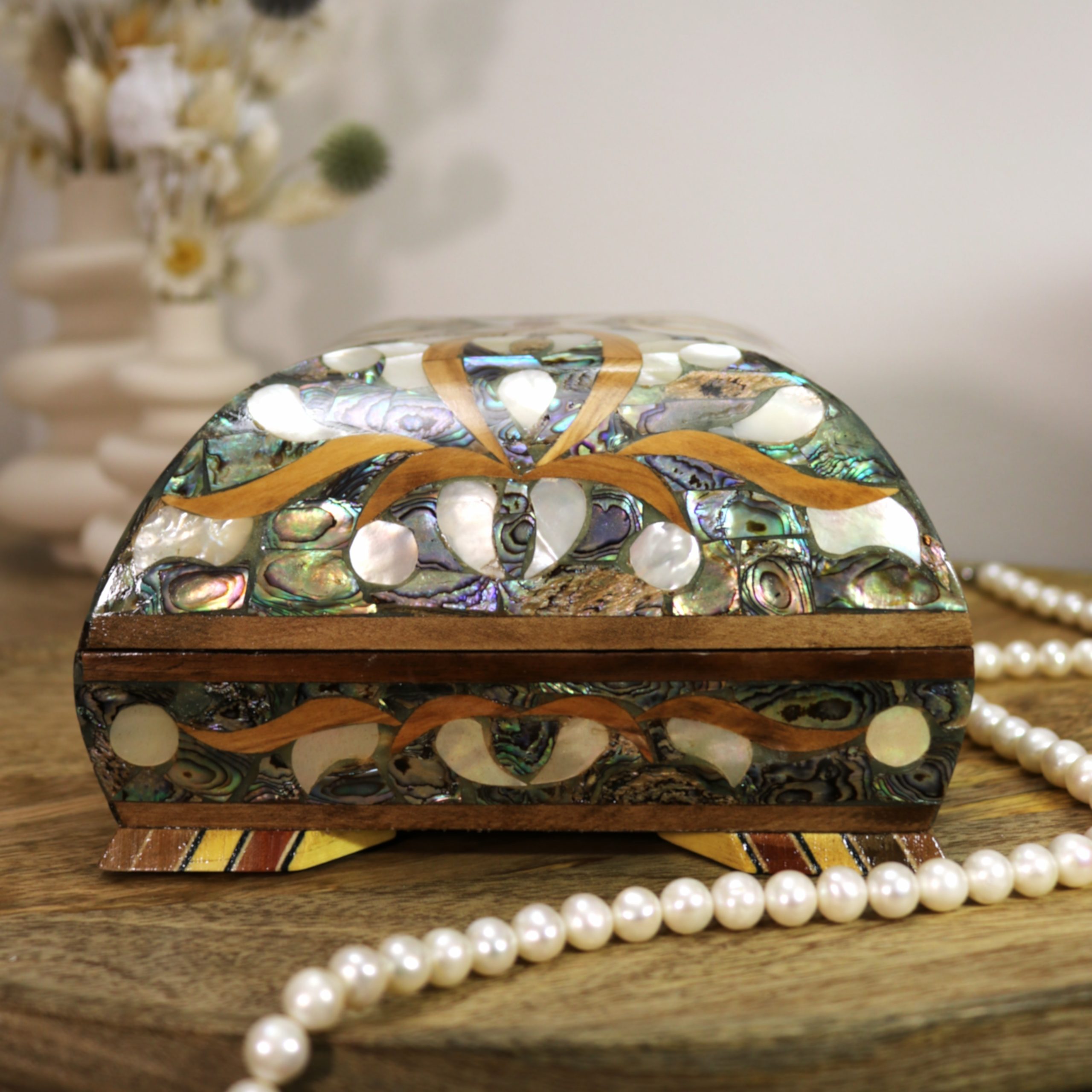 Coffret décoratif en nacre et bois - Modèle floral -