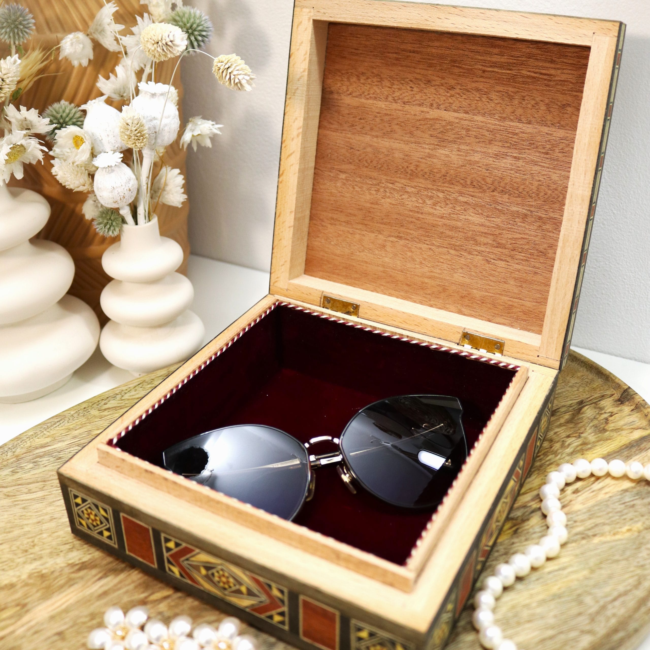 Boîte en marqueterie 15 cm – Motif rayonnant en nacre