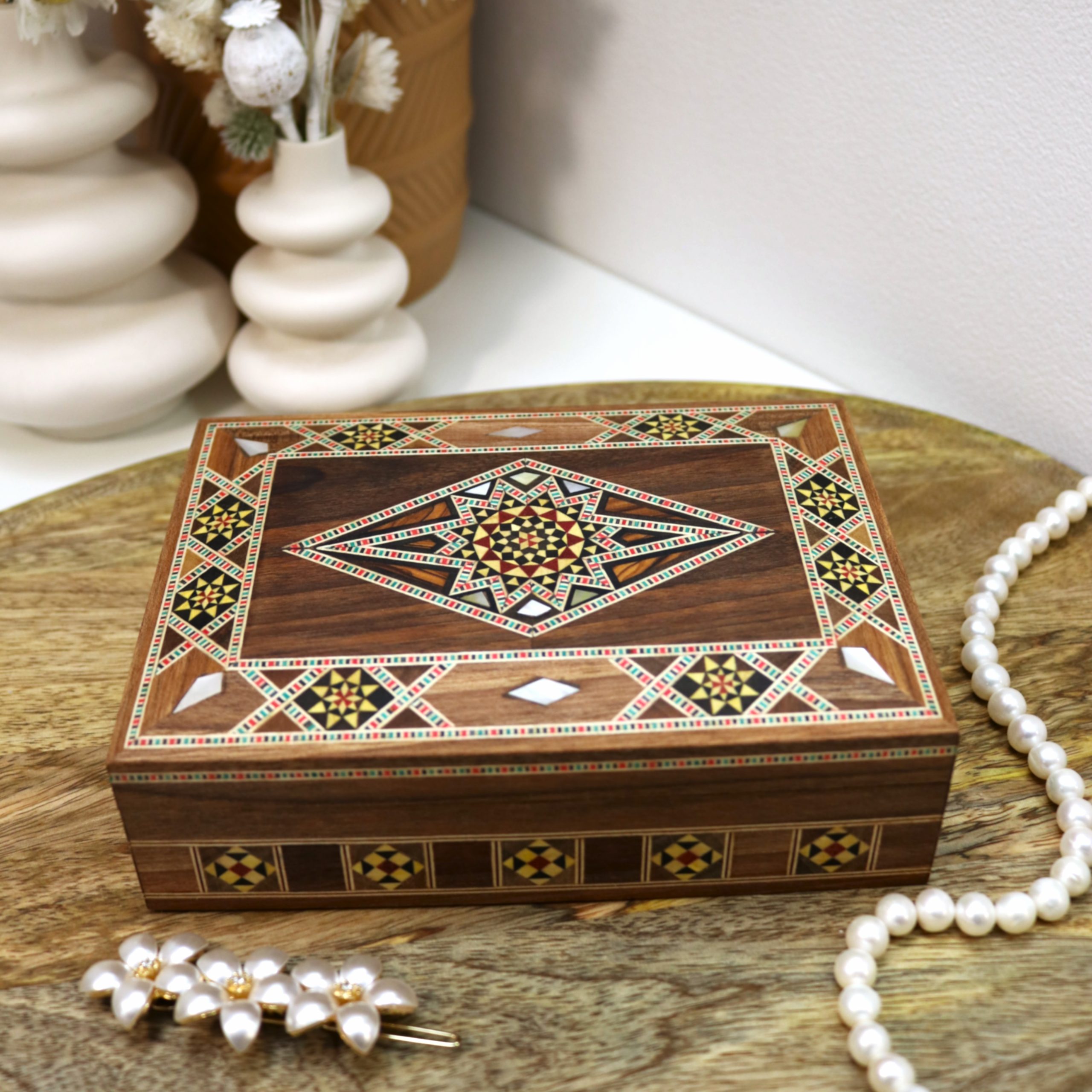 Coffret en marqueterie rectangulaire avec nacre