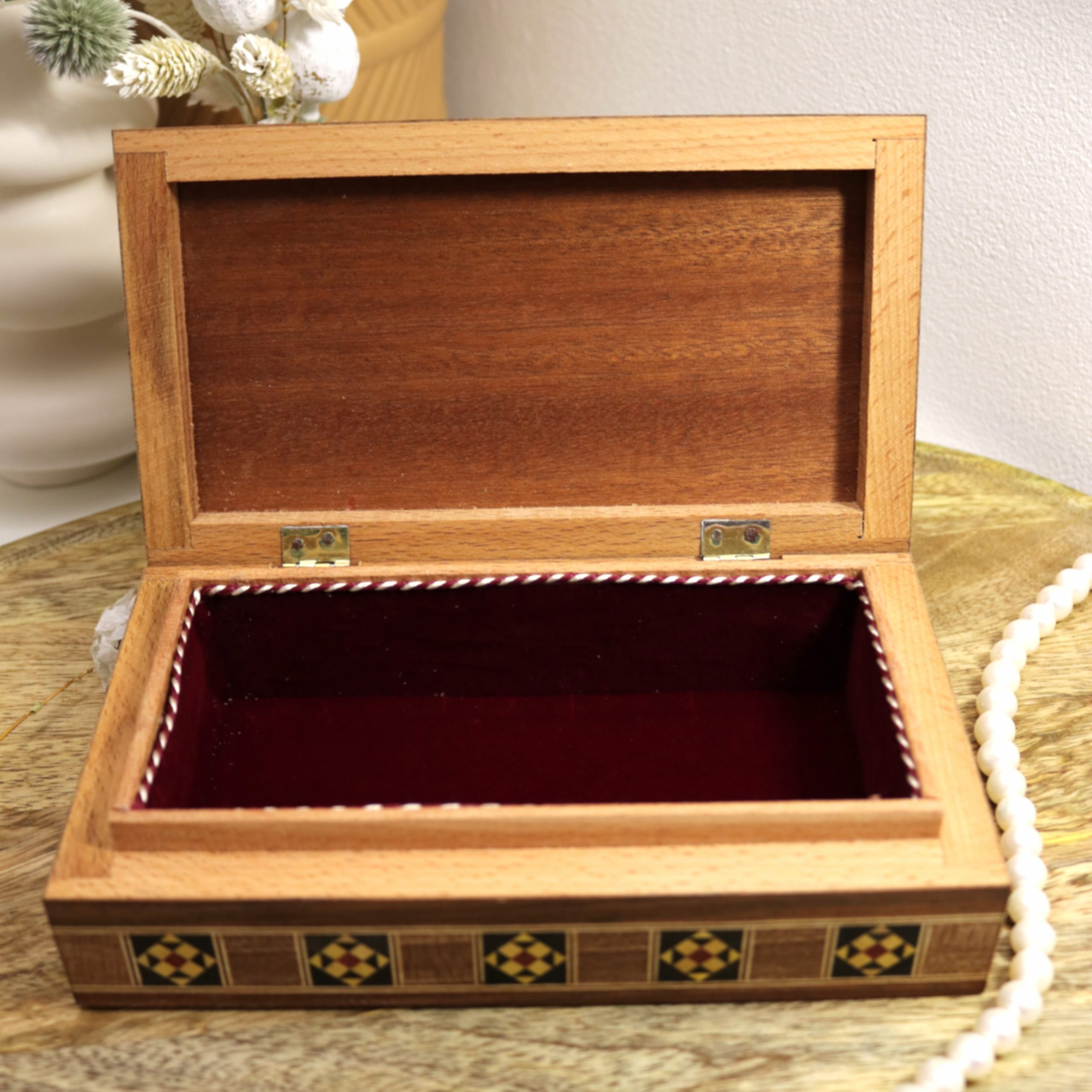 IMG_0451 Boîte en marqueterie rectangulaire 18 cm – Double motif étoilé