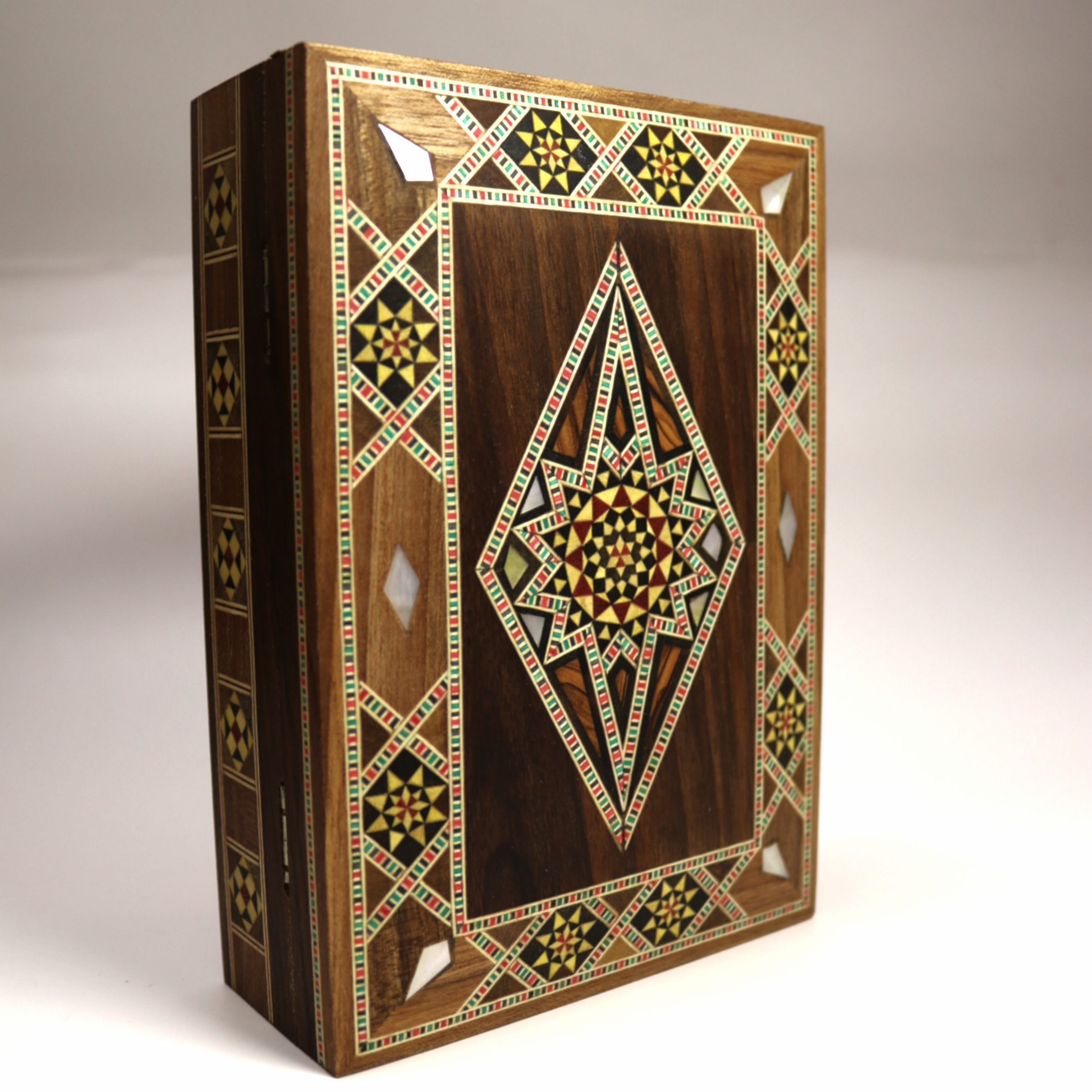 Coffret en marqueterie rectangulaire avec nacre