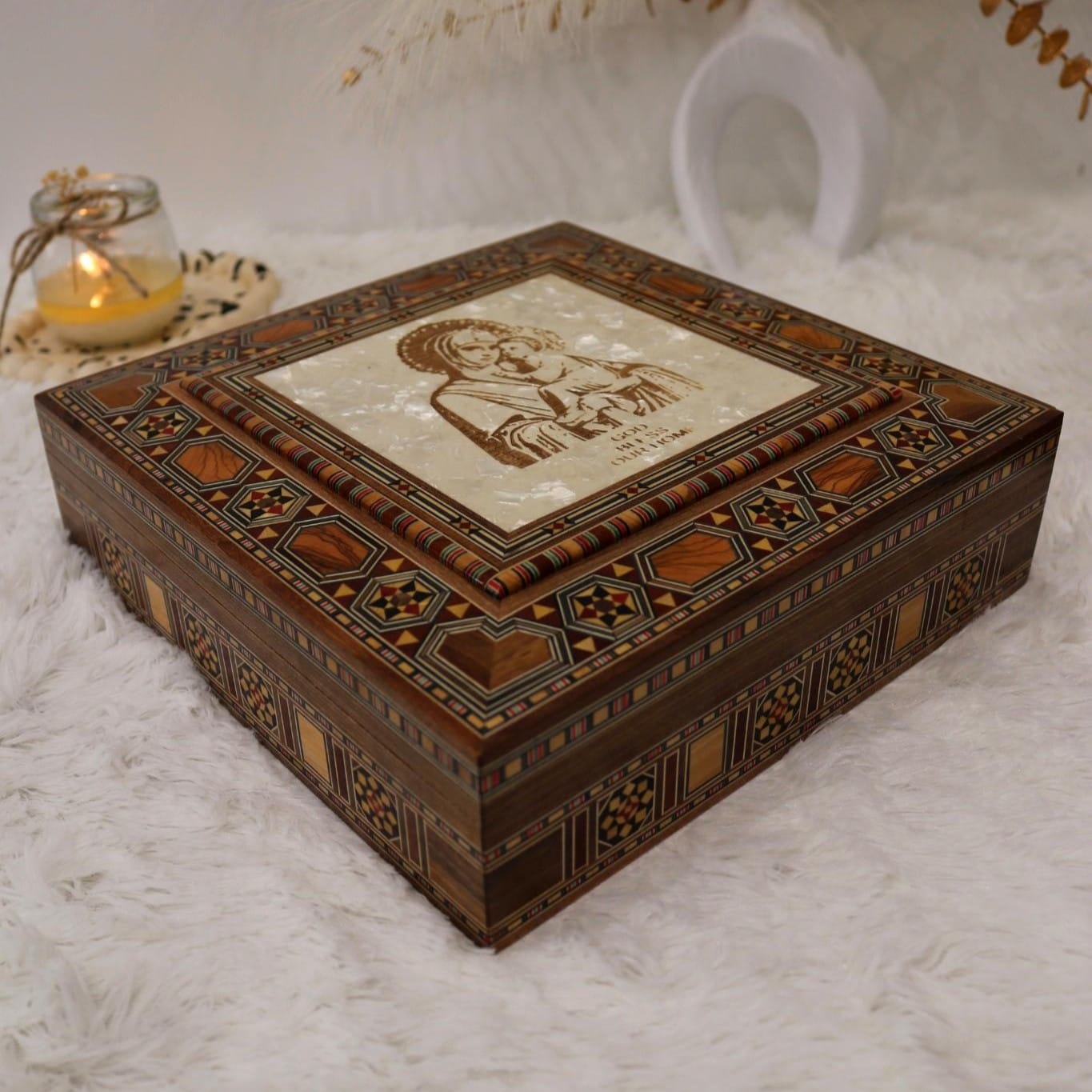 Boîte en marqueterie “Vierge Marie & Enfant Jésus”
